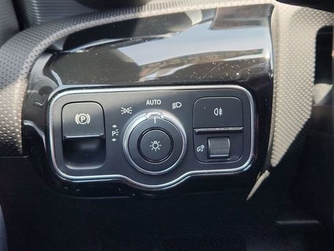 Used 2020 Mercedes-Benz CLA 250 4MATIC image 36