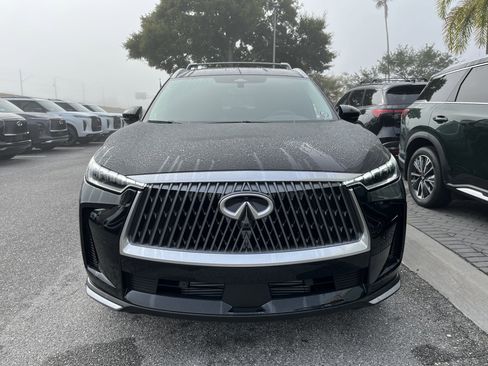 Certified 2026 INFINITI QX60 Luxe w/ Family Package FWD image 9