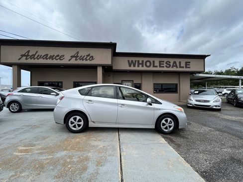 Used 2012 Toyota Prius Two FWD image 1