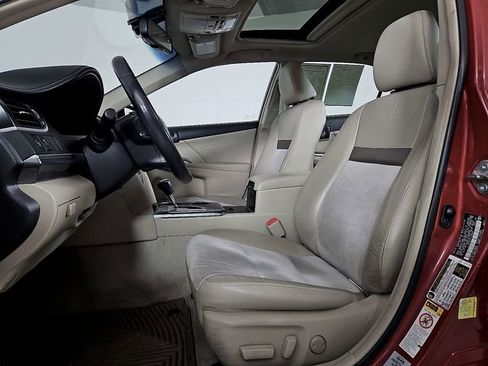 Used 2014 Toyota Camry XLE image 10