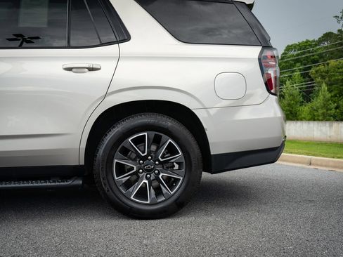 Used 2021 Chevrolet Tahoe Z71 w/ Z71 Off-Road Package AWD/4WD image 6