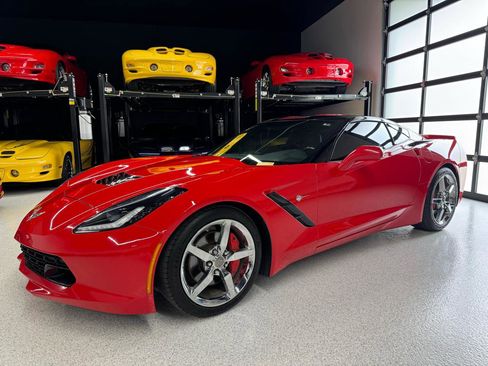 Used 2014 Chevrolet Corvette Stingray Coupe RWD image 2