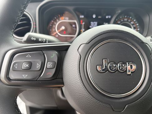 Used 2026 Jeep Wrangler Unlimited Rubicon AWD/4WD image 27