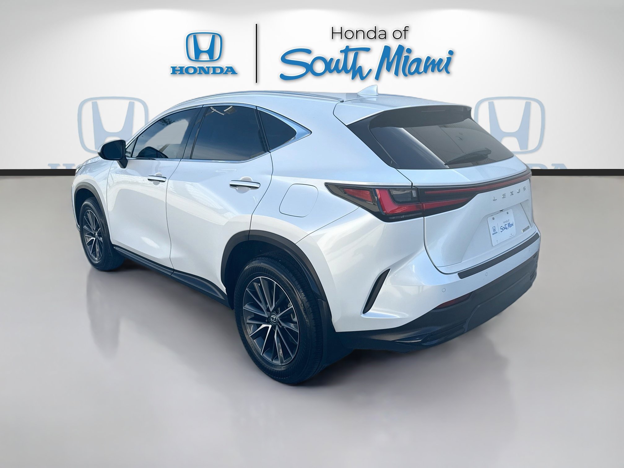 Used 2025 Lexus NX 250 FWD w/ Accessory Package (K3) image 5