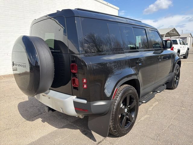 Used 2025 Land Rover Defender 110 SE AWD/4WD image 2