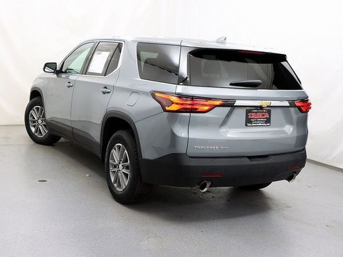 Used 2023 Chevrolet Traverse LS image 8