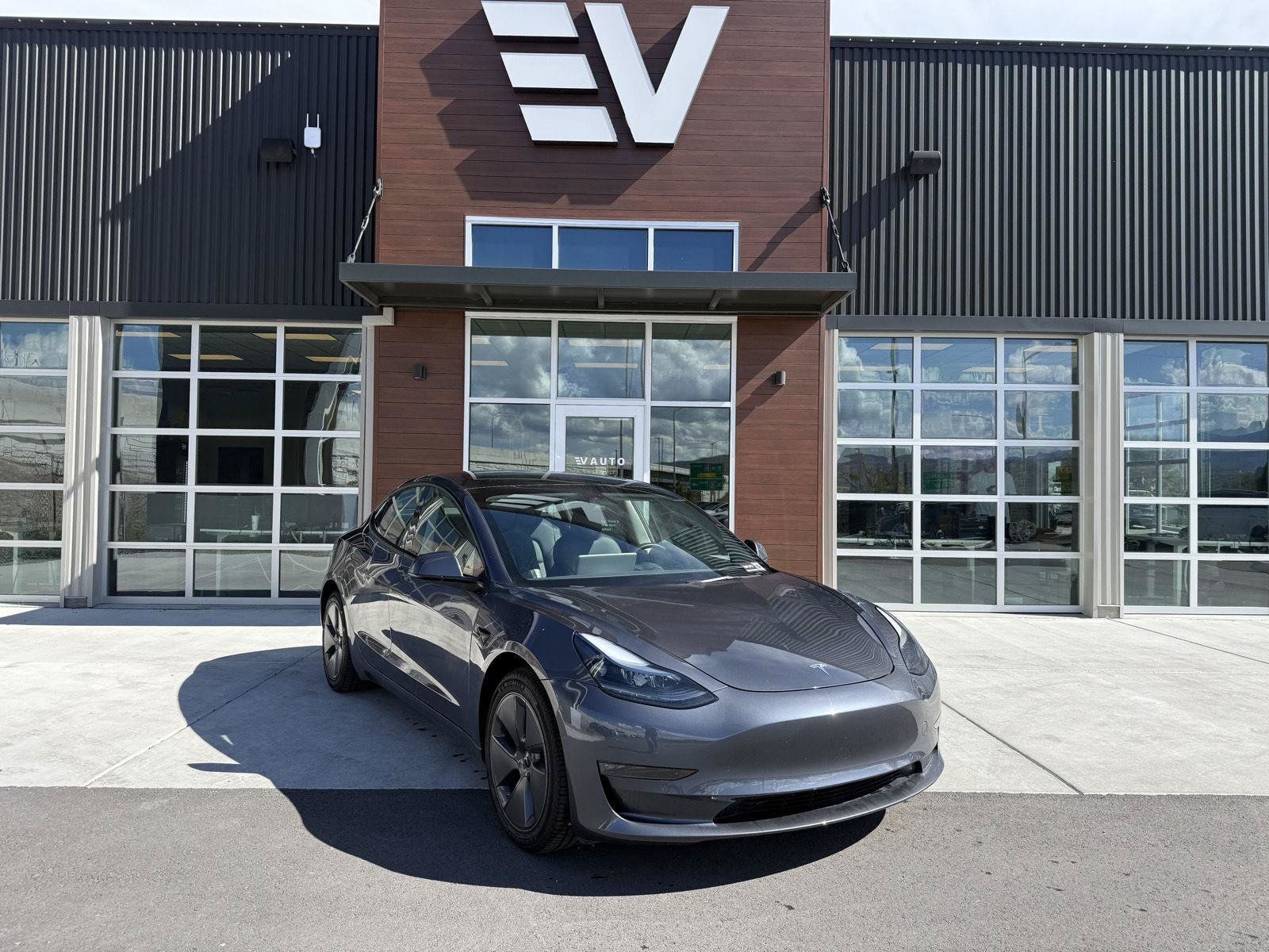 Used 2022 Tesla Model 3 Long Range AWD/4WD image 2