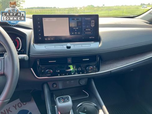 Used 2024 Nissan Rogue Platinum AWD/4WD image 13