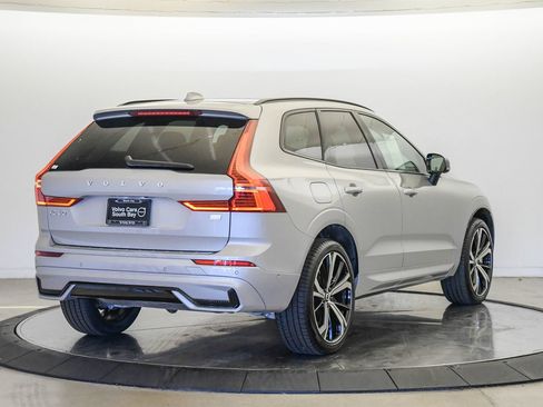 Certified 2023 Volvo XC60 T8 Ultimate AWD/4WD image 4