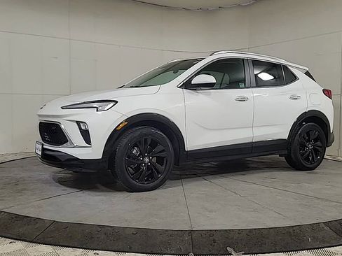 Used 2024 Buick Encore GX Sport Touring w/ Comfort Package image 3