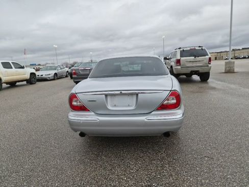 Used 2006 Jaguar XJ8 image 6