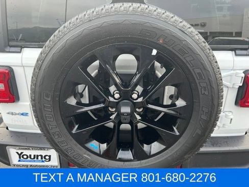 Used 2023 Jeep Wrangler Unlimited Sahara w/ Cold Weather Group AWD/4WD image 6