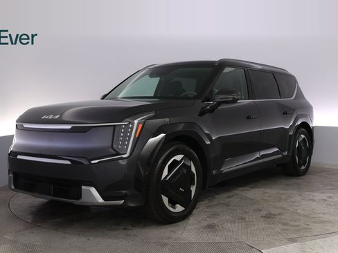 Used 2024 Kia EV9 Land AWD/4WD image 2