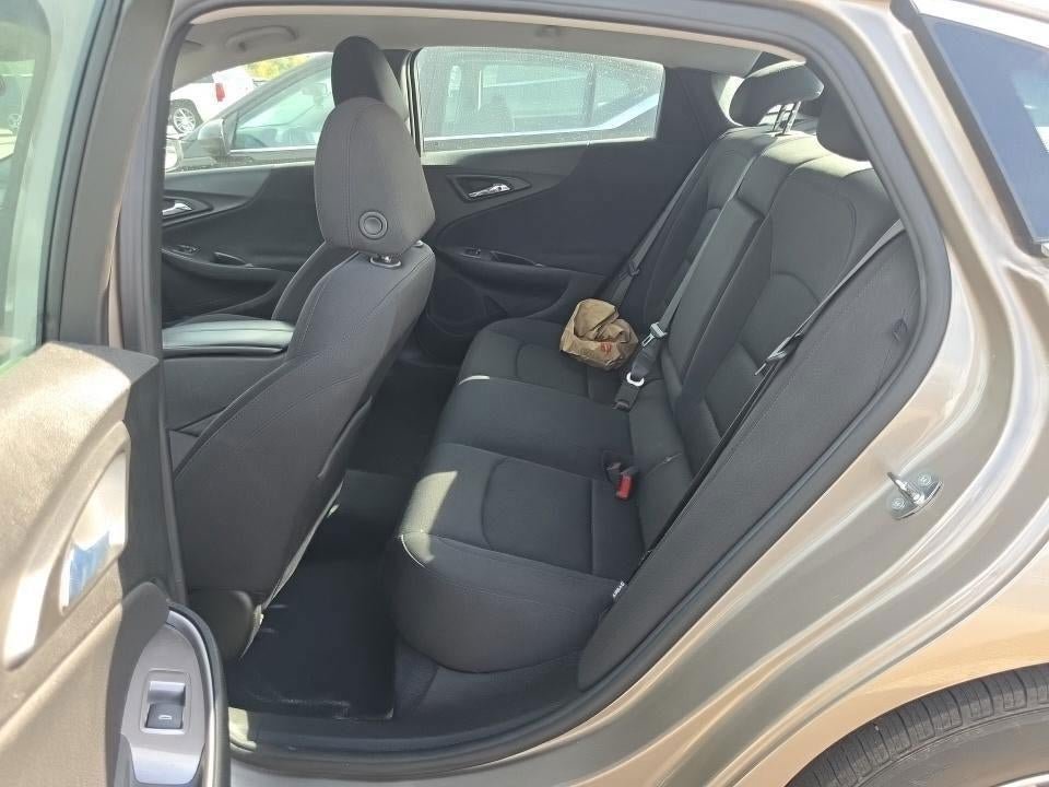 Used 2022 Chevrolet Malibu LT FWD image 7
