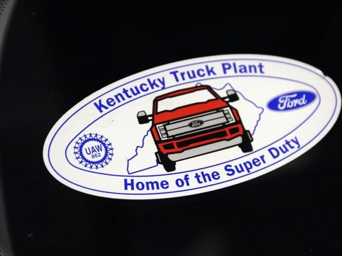 Used 2023 Ford F250 Lariat w/ Lariat Ultimate Package image 28