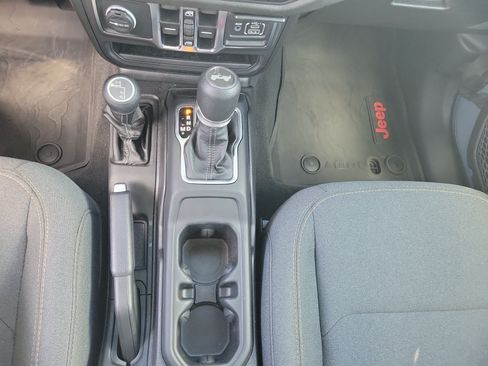 Used 2025 Jeep Wrangler Unlimited Sport AWD/4WD image 30