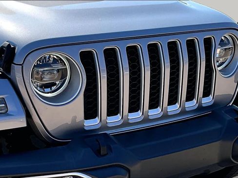 Used 2021 Jeep Wrangler Unlimited Sahara w/ Cold Weather Group AWD/4WD image 27