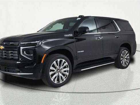Used 2025 Chevrolet Tahoe High Country image 2