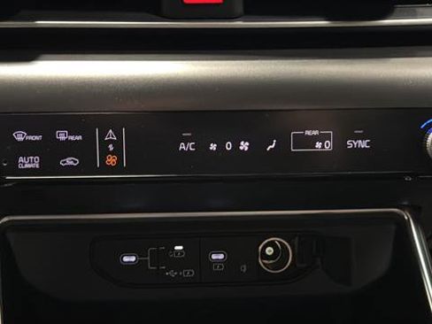 Used 2025 Kia Carnival SX Prestige FWD image 18
