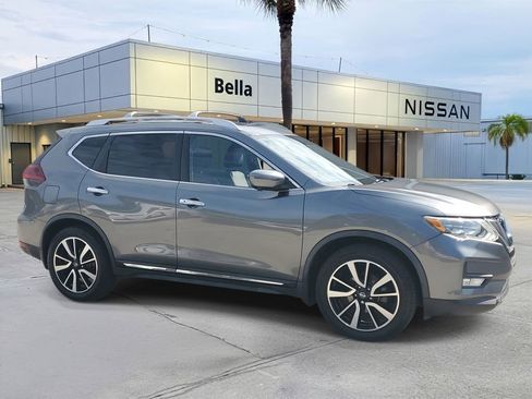Used 2018 Nissan Rogue SL w/ Premium Package FWD image 8