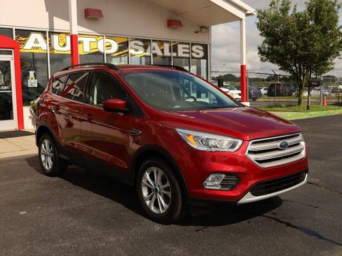 Used 2018 Ford Escape SEL AWD/4WD image 3