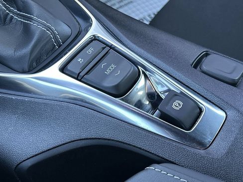 Used 2023 Chevrolet Camaro LT RWD image 17