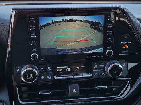 Used 2022 Toyota Highlander XSE image 21