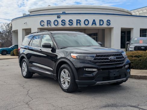 Used 2022 Ford Explorer XLT w/ Equipment Group 202A image 1