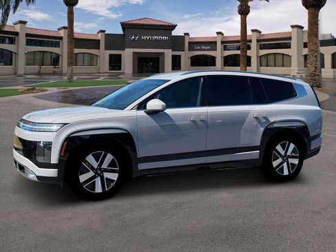 New 2026 Hyundai Ioniq 9 SEL image 2