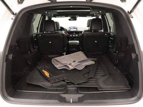 Used 2025 Honda Pilot TrailSport image 16