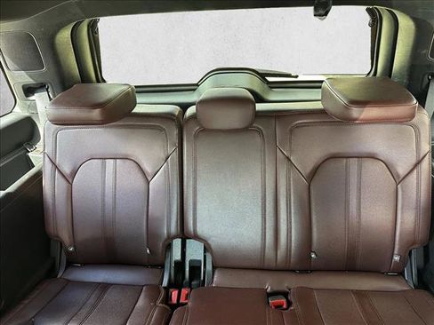 Used 2022 Ford Expedition Limited image 22