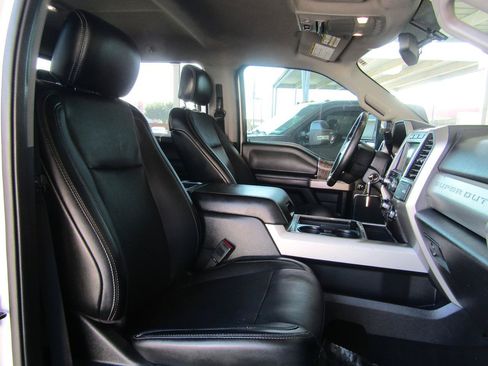 Used 2019 Ford F250 Lariat w/ Chrome Package AWD/4WD image 11