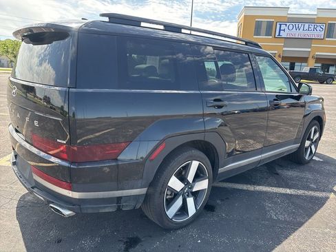 Used 2025 Hyundai Santa Fe Limited AWD/4WD image 5