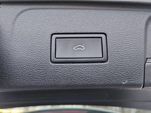 Used 2025 Volkswagen Atlas SEL Premium R-Line image 27