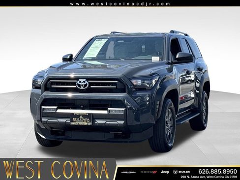 Used 2025 Toyota 4Runner SR5 AWD/4WD image 4
