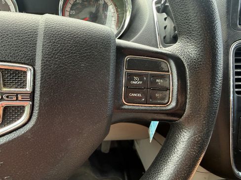 Used 2018 Dodge Grand Caravan SE w/ UConnect Hands-Free Group FWD image 19