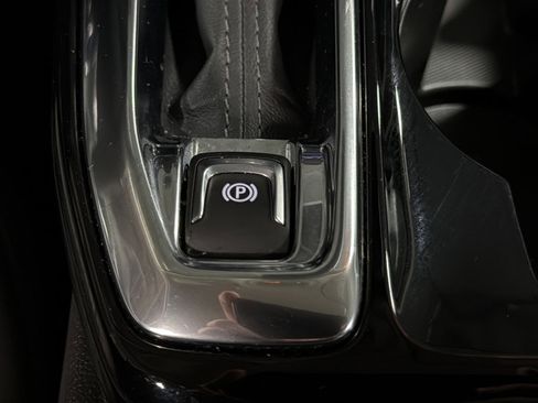 Used 2025 Chevrolet Trax LT w/ LT Convenience Package image 34