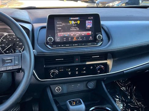 Used 2023 Nissan Rogue S image 6
