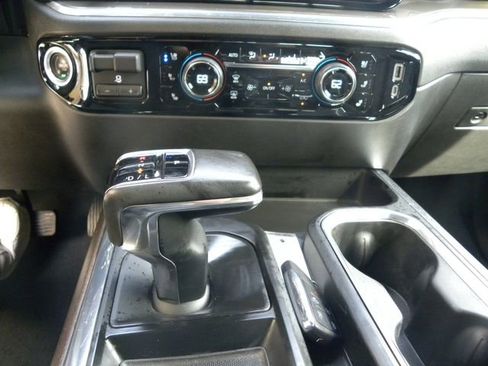 Used 2022 Chevrolet Silverado 1500 High Country w/ Technology Package image 15