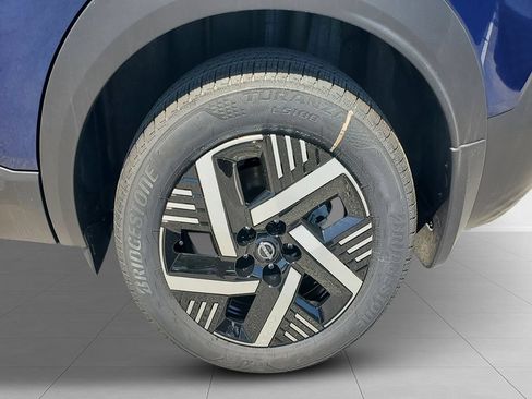 Used 2026 Nissan Kicks SV w/ SV Premium Package FWD image 11