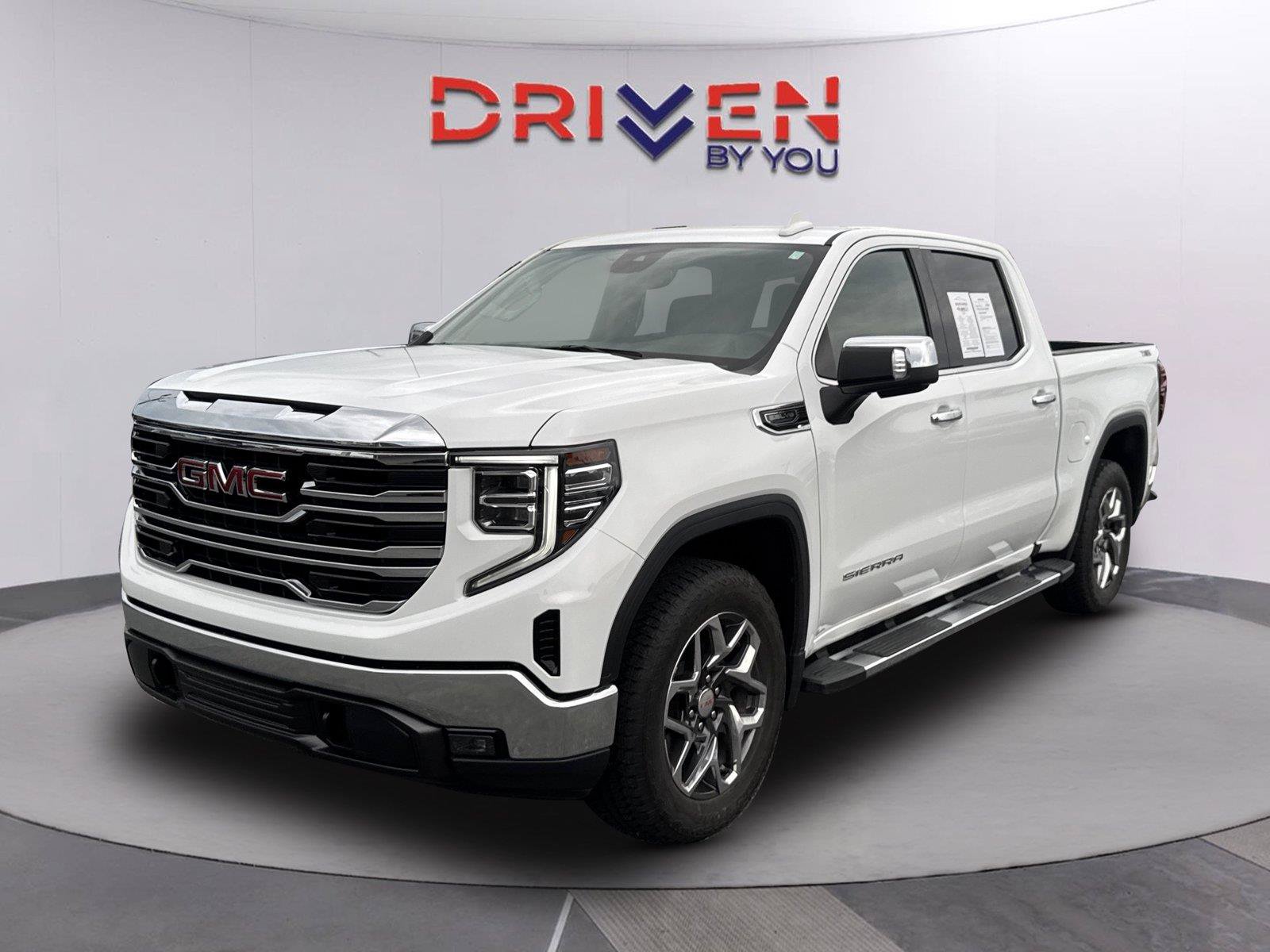 Used 2024 GMC Sierra 1500 SLT w/ SLT Premium Package AWD/4WD image 8