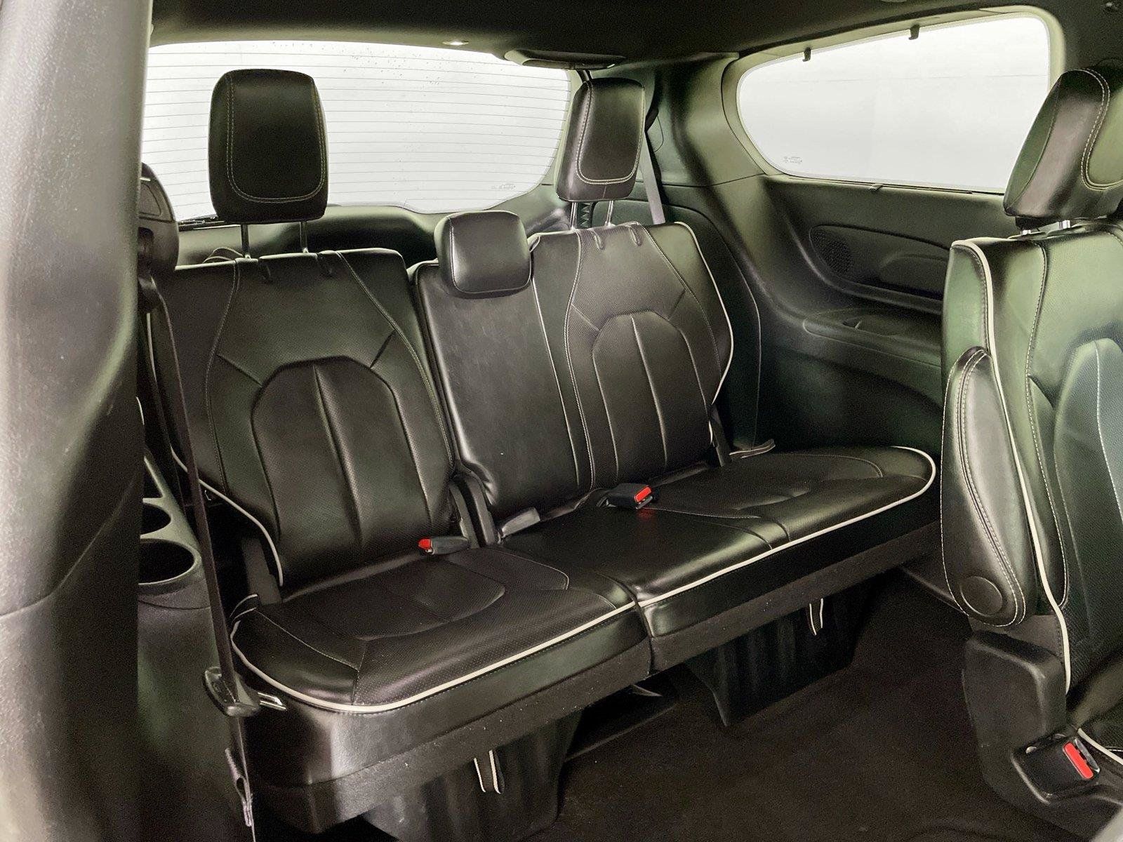 Used 2025 Chrysler Pacifica Limited FWD image 27