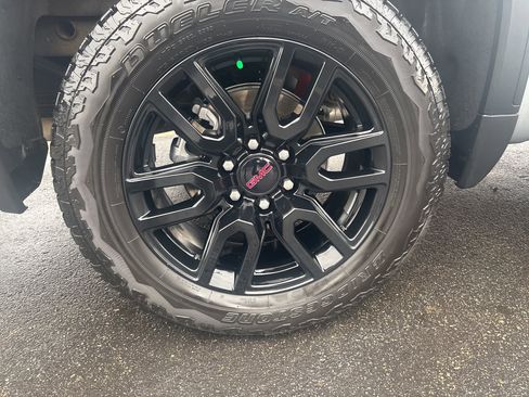 Used 2025 GMC Sierra 1500 Elevation w/ Elevation Premium Package image 3