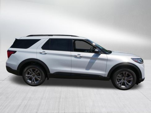 Used 2026 Ford Explorer Active w/ Active Comfort Package AWD/4WD image 8