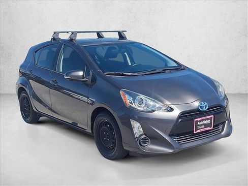 Used 2015 Toyota Prius C Two w/ Preferred Accessory Package FWD image 3