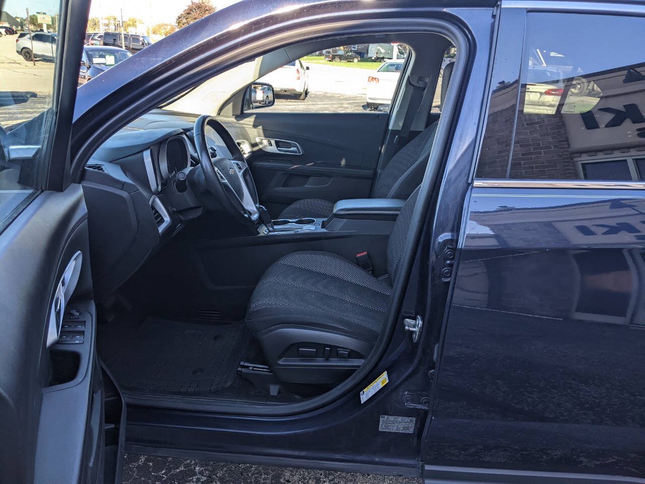 Used 2017 Chevrolet Equinox LT w/ Convenience Package FWD image 10