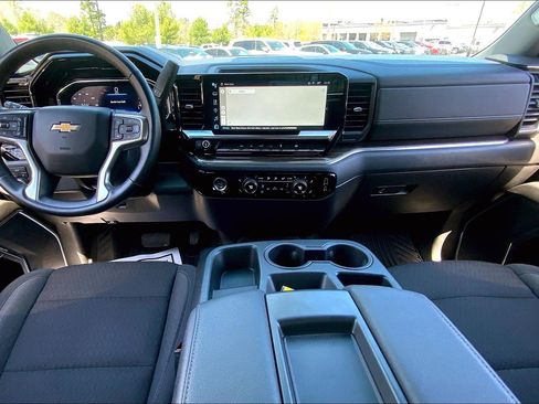 Used 2024 Chevrolet Silverado 1500 LT AWD/4WD image 17