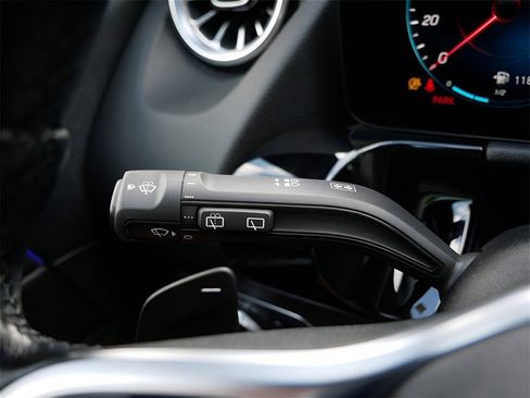 Used 2022 Mercedes-Benz GLA 250 4MATIC image 19