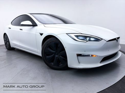 Used 2022 Tesla Model S image 11