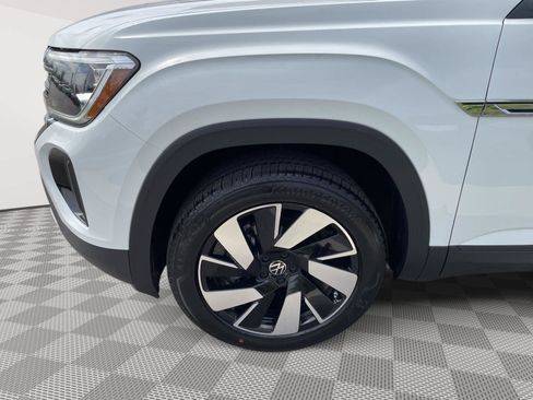 Used 2024 Volkswagen Atlas Cross Sport SE FWD image 10